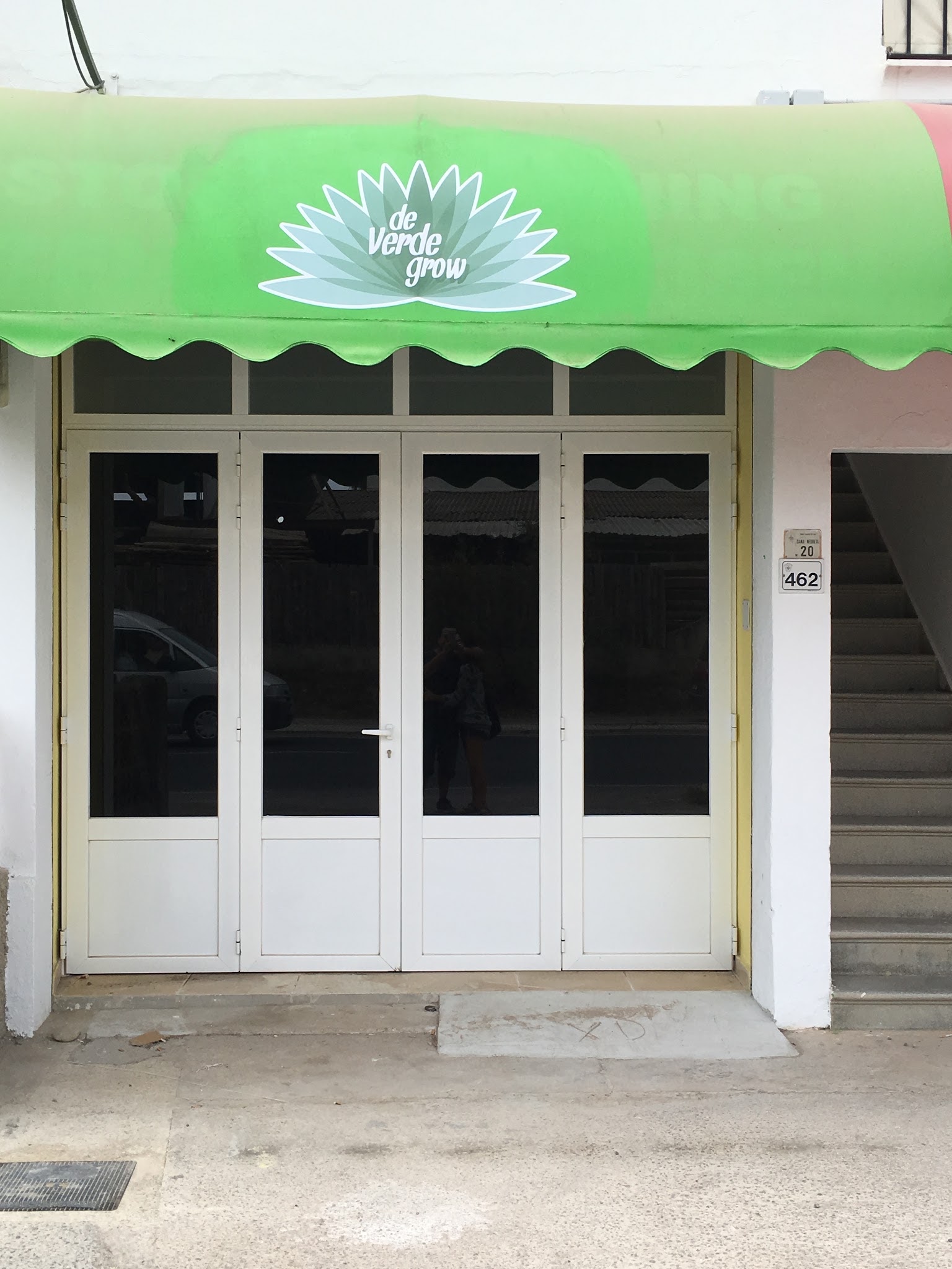 De Verde Grow Shop — Smoke Shop in Cala Llonga, Ibiza