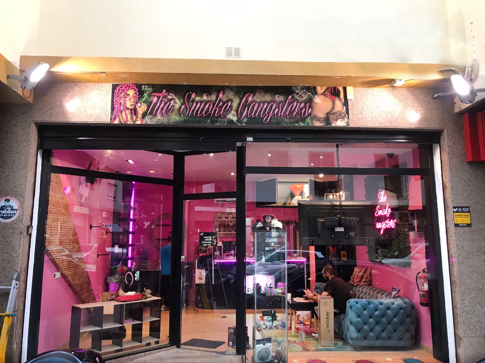 THE SMOKE GÁNGSTERS - VAPERS CBD SHISHAS Ibiza — Smoke Shop in Ibiza Town, Ibiza