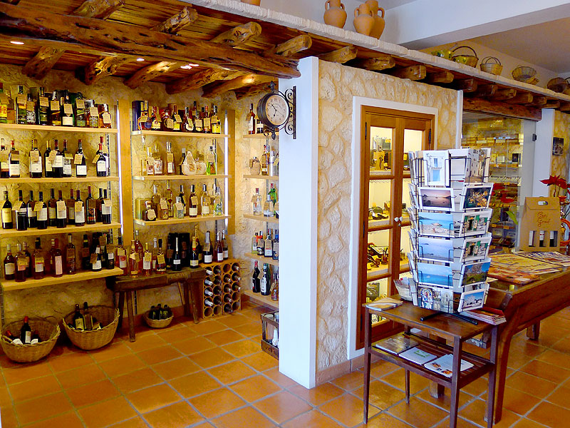 Photo: Can Graó - Estanco San José via Google