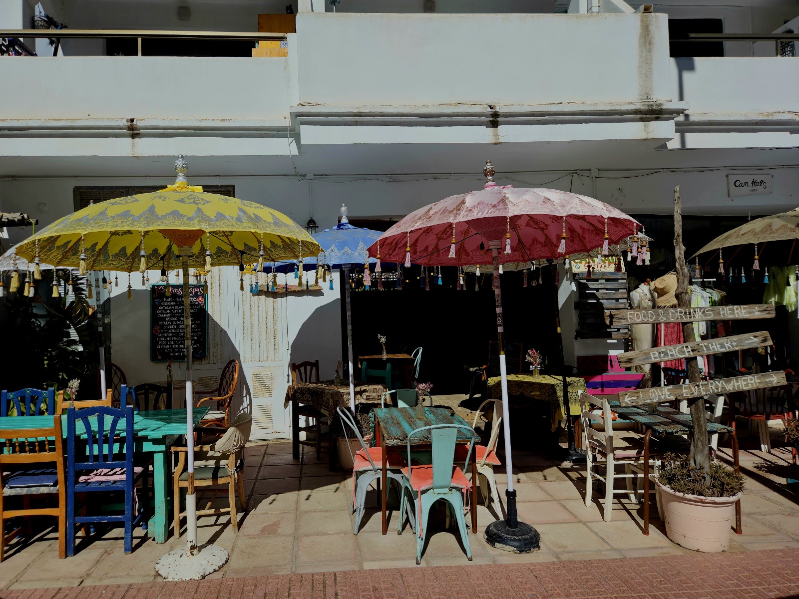 Can Nuts — Restaurant in Cala Llonga, Ibiza