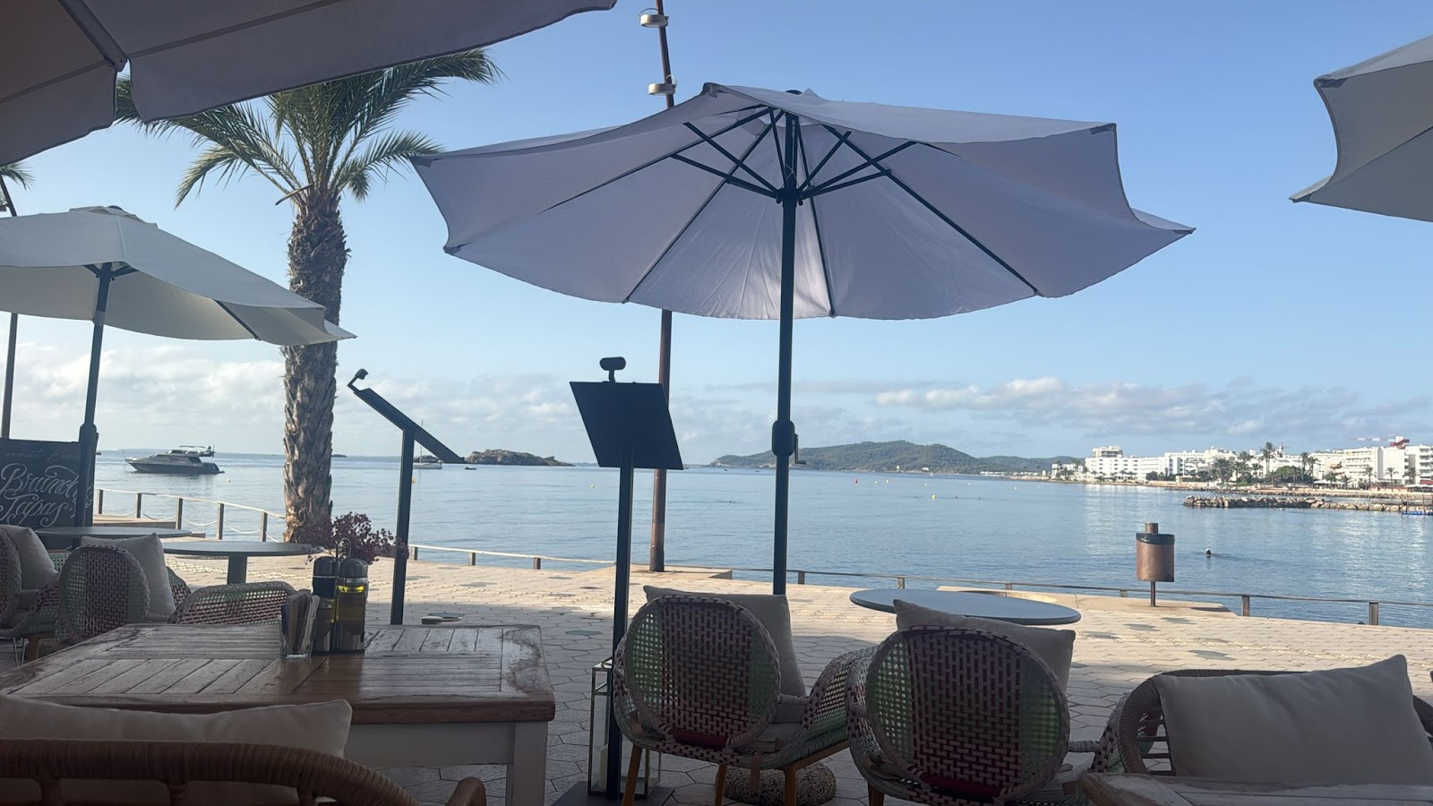 Cremat Beach Ibiza — Restaurant in Figueretas, Ibiza