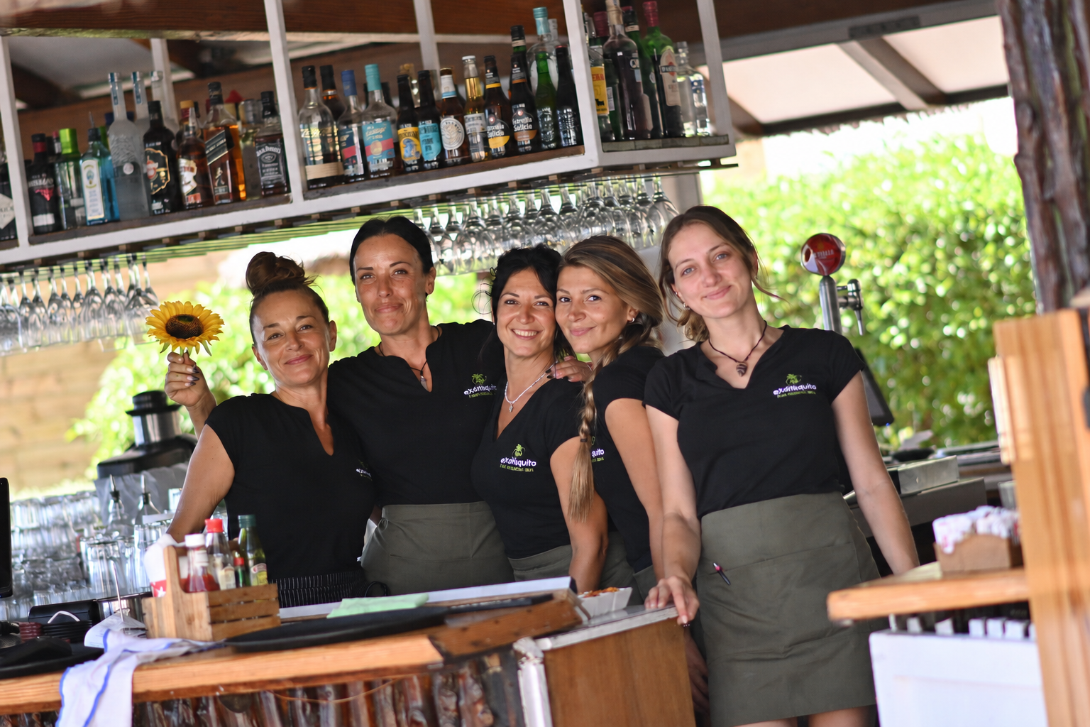 Es Xiringuito Figueretas - Cocktails & Burgers — Bar in Figueretas, Ibiza