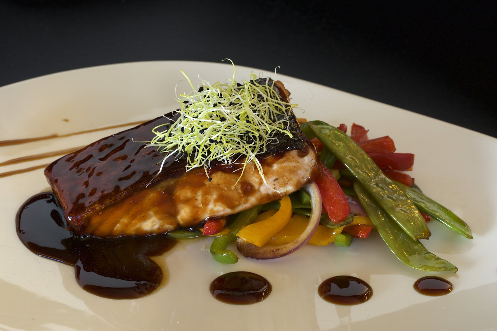 Photo: Oli Beach Restaurant via Google