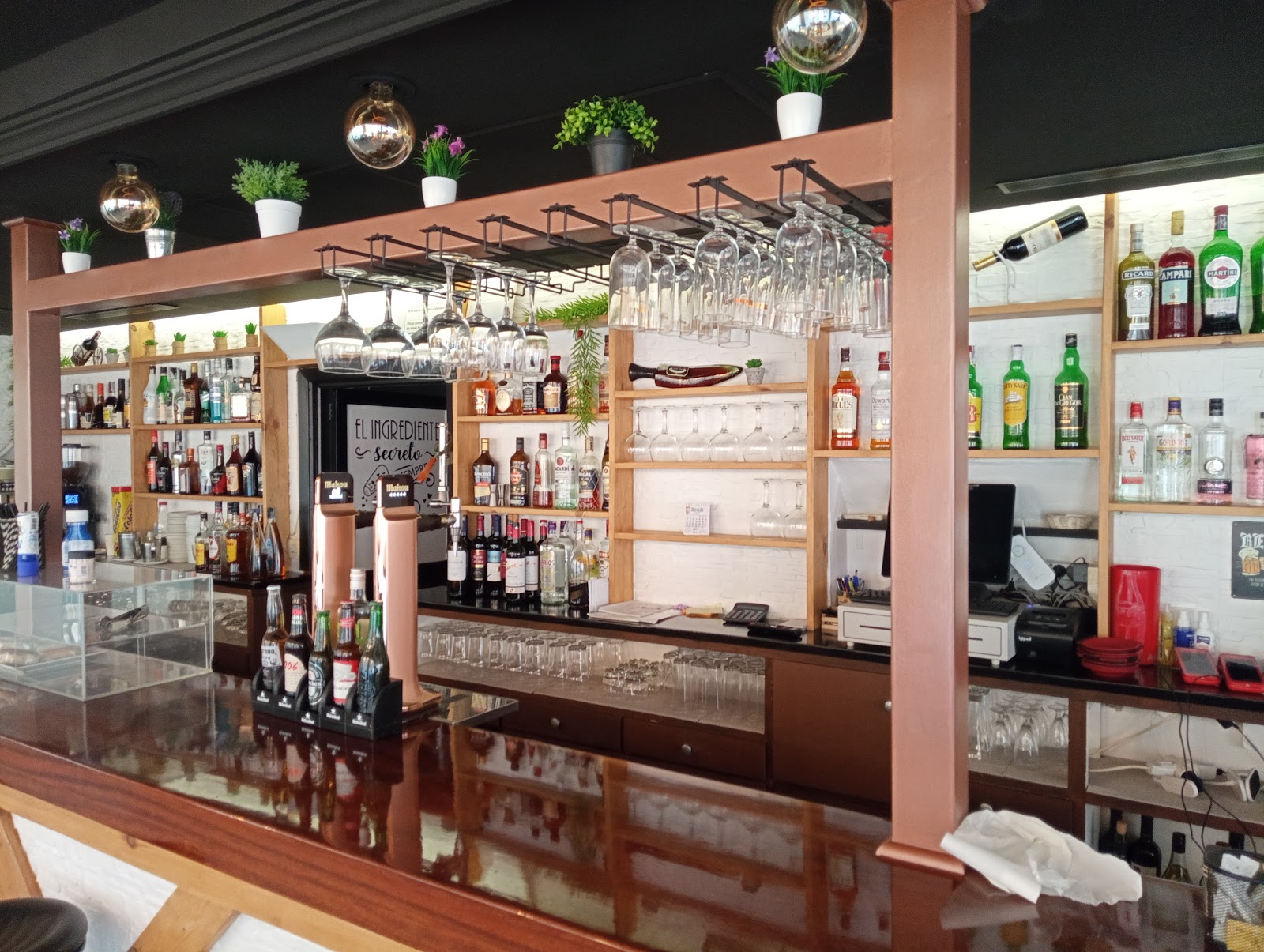 Restaurante La Perla Ibiza — Restaurant in Es Canar, Ibiza