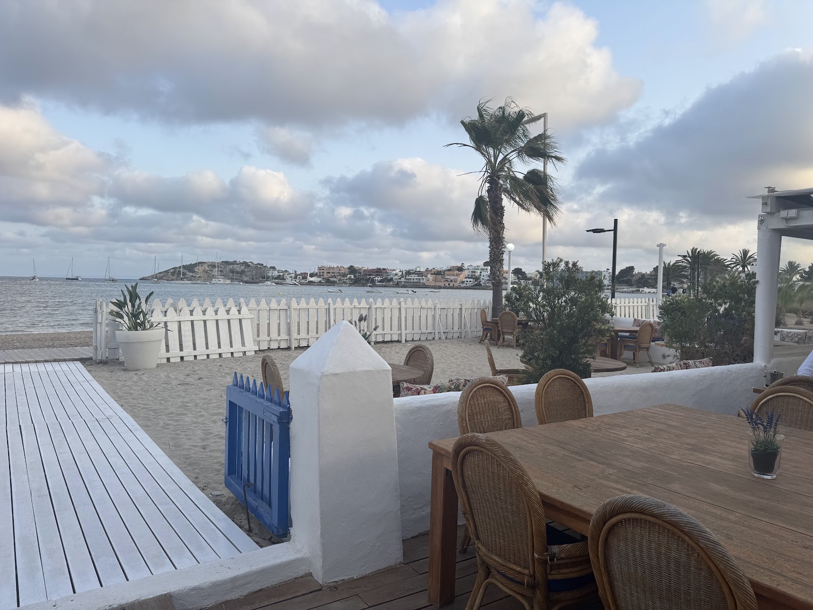 Bes Talamanca — Restaurant in Talamanca, Ibiza