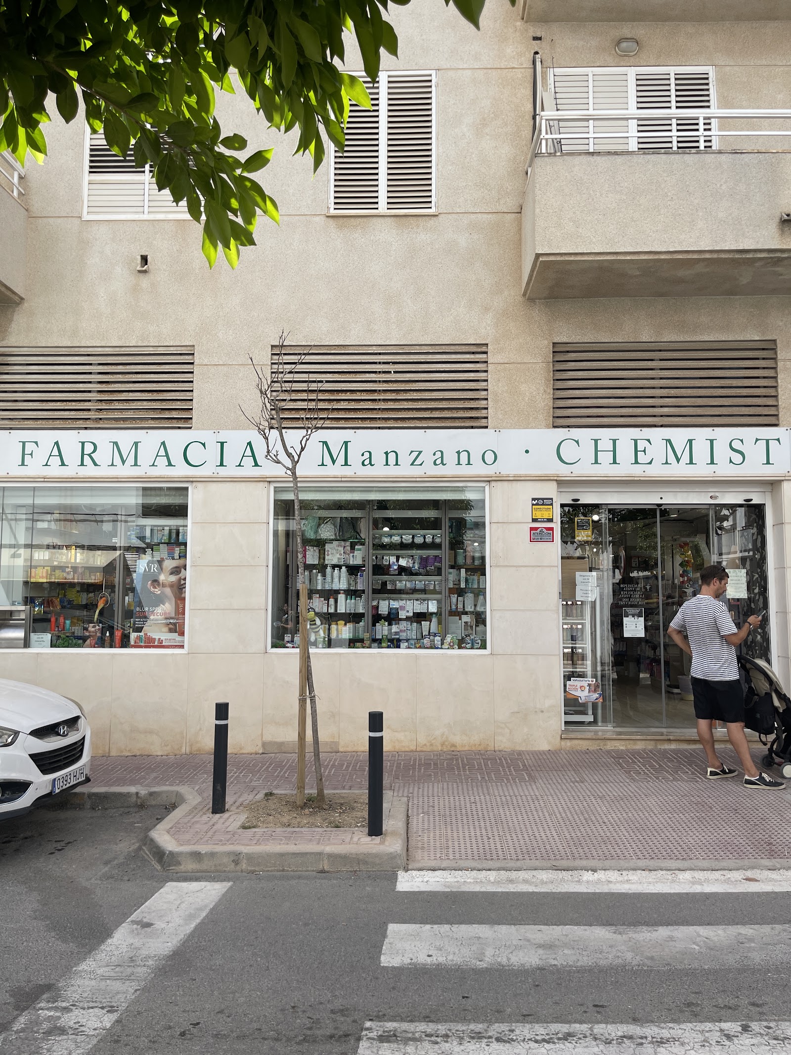 Farmacia Manzano — Pharmacy in San Antonio, Ibiza