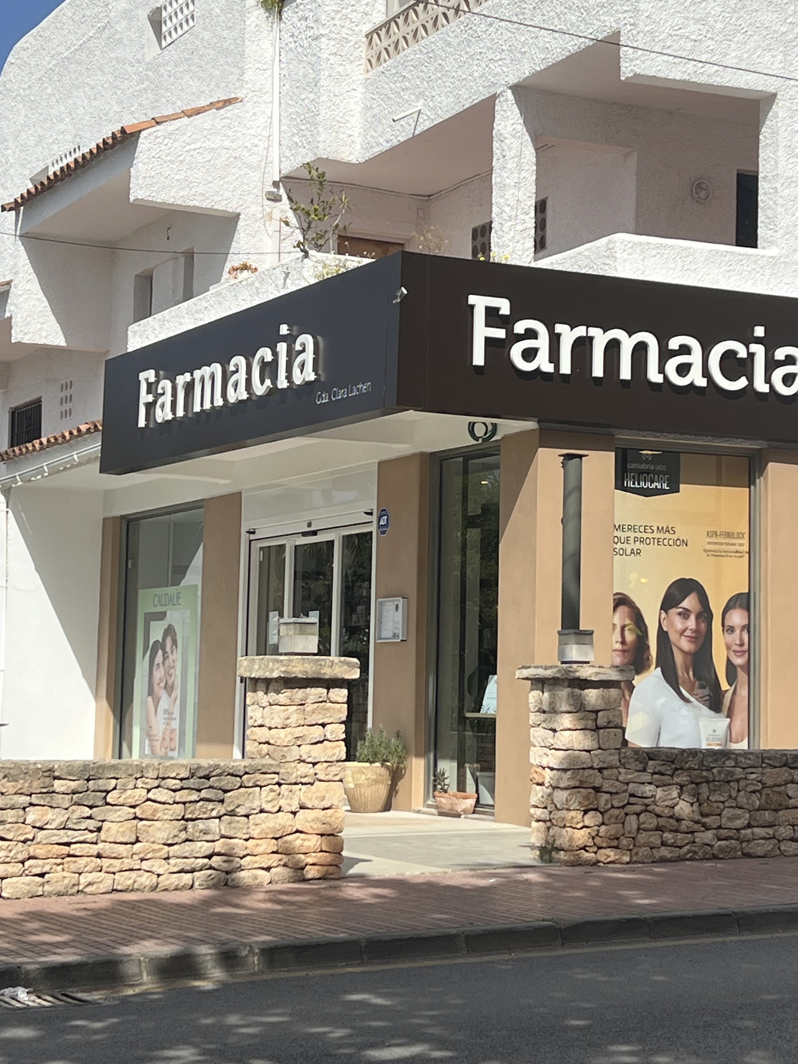 Farmacia Lachén — Pharmacy in Santa Eulalia, Ibiza